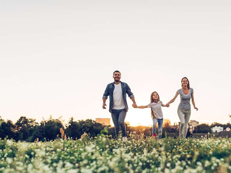 Wie man eine starke familiäre Bindung aufbaut: Tipps für Eltern